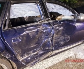 Fahrerin donnert in Seite eines quer stehenden Wagen auf der Autobahn - mehrere Schwerverletzte