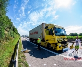 LKW-Fahrer kracht in Stauende - Fahrer verletzt Floriansjünger eilen zur Unfallstelle
