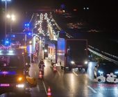 PKW schleudert von der Autobahn überschlägt sich im Acker Fahrer und Kind verletzt - Abschleppwagenfahrer wohl der Held des Tages