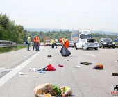 LKW verursacht schwerer Unfall auf der Autobahn 5 Verletzte ein Kind schwerstverletzt