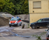 LKW bei Abladen mehrmals gekippt Feuerwehr rettet Fahrer