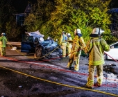 Mehrere PKW krachen in LKW - eingeklemmte und schwerverletzte Personen