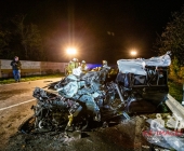 Mehrere PKW krachen in LKW - eingeklemmte und schwerverletzte Personen