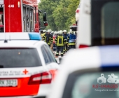 Tödlicher Unfall auf der B10 - Pkw und Lkw fingen Feuer - PKW Fahrer eingeklemmt verstarb