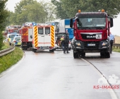 Tödlicher Unfall auf der B10 - Pkw und Lkw fingen Feuer - PKW Fahrer eingeklemmt verstarb