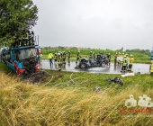 Tödlicher Unfall auf der B10 - Pkw und Lkw fingen Feuer - PKW Fahrer eingeklemmt verstarb