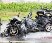 Tödlicher Unfall auf der B10 - Pkw und Lkw fingen Feuer - PKW Fahrer eingeklemmt verstarb