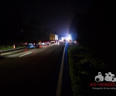 Schwerer Unfall auf der B10 Brummi kracht auf LKW Anhänger und wird im Führerhaus eingeklemmt