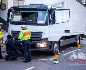 Lastwagen überfahrt Mädchen merkt es nicht und schleift Sie mit – Notarzteinsatz
