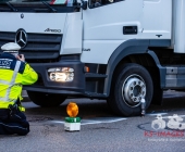 Lastwagen überfahrt Mädchen merkt es nicht und schleift Sie mit – Notarzteinsatz