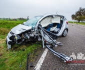 Schwerer Unfall auf der L1107 Person eingeklemmt - Feuerwehr Notarzt Einsatz