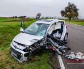 Schwerer Unfall auf der L1107 Person eingeklemmt - Feuerwehr Notarzt Einsatz
