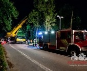 [BERGUNG] LKW kracht in PKW - LKW kommt von Fahrbahn ab landet im Gewässer - Wunder Fahrer unverletzt