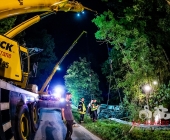 [BERGUNG] LKW kracht in PKW - LKW kommt von Fahrbahn ab landet im Gewässer - Wunder Fahrer unverletzt
