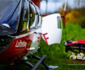 Kutschenunfall: Fahrlehrer und Schülerin einer Kutschenfahrschule verunfallen schwer auf freiem Feld – Rettungshubschrauber-Notarzteinsatz