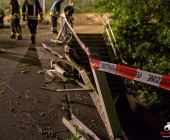 BMW Ã¼berschlÃ¤gt sich am BrÃ¼ckengelÃ¤nder und kommt auf dem Weg zum stehen, stÃ¼rzt nicht ins GewÃ¤sse