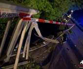 BMW Ã¼berschlÃ¤gt sich am BrÃ¼ckengelÃ¤nder und kommt auf dem Weg zum stehen, stÃ¼rzt nicht ins GewÃ¤sse