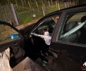 BMW Ã¼berschlÃ¤gt sich am BrÃ¼ckengelÃ¤nder und kommt auf dem Weg zum stehen, stÃ¼rzt nicht ins GewÃ¤sse