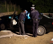BMW Ã¼berschlÃ¤gt sich am BrÃ¼ckengelÃ¤nder und kommt auf dem Weg zum stehen, stÃ¼rzt nicht ins GewÃ¤sse