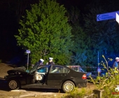 BMW Ã¼berschlÃ¤gt sich am BrÃ¼ckengelÃ¤nder und kommt auf dem Weg zum stehen, stÃ¼rzt nicht ins GewÃ¤sse