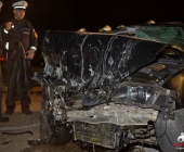 BMW Ã¼berschlÃ¤gt sich am BrÃ¼ckengelÃ¤nder und kommt auf dem Weg zum stehen, stÃ¼rzt nicht ins GewÃ¤sse