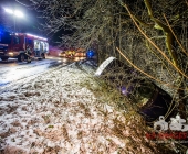 Glätteunfall - Rettungskräfte finden leeres Fahrzeug  - 2 Insassen flüchtig