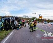 Lkw mit Biomüll umgekippt mehrere Feuerwehren im Einsatz