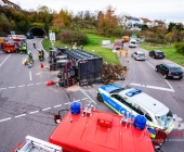 Lkw mit Biomüll umgekippt mehrere Feuerwehren im Einsatz