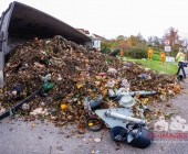 Lkw mit Biomüll umgekippt mehrere Feuerwehren im Einsatz