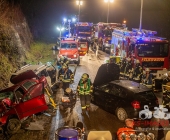 Horror Unfall auf der L1100 - 19-jährige stirbt im Fahrzeug, 2 Personen schwerst verletzt und eingeklemmt 3 Fahrzeuge betroffen