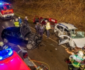 Horror Unfall auf der L1100 - 19-jährige stirbt im Fahrzeug, 2 Personen schwerst verletzt und eingeklemmt 3 Fahrzeuge betroffen