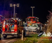 Horror Unfall auf der L1100 - 19-jährige stirbt im Fahrzeug, 2 Personen schwerst verletzt und eingeklemmt 3 Fahrzeuge betroffen