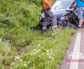 Schwerer Unfall im Begegnungsverkehr - Beide Lenker verletzt in Klinik - Fahrzeuge Totalschaden