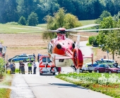 Oldtimer die Vorfahrt genommen - Trabbi-Fahrer aus Windschutzscheibe geschleudert - Rettungshubschrauber im Einsatz