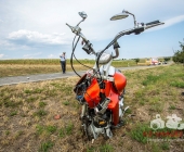 Schwerer Unfall Biker kracht in PKW - Schwerverletzter liegt bei 40 Grad auf der Straße