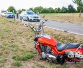 Schwerer Unfall Biker kracht in PKW - Schwerverletzter liegt bei 40 Grad auf der Straße