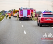 Schwerer Unfall mehrere Verletzte sowie eingeklemmte Personen - Einsatzkräfte im Großaufgebot