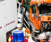 LKW krachen frontal ineinander - Aufprall so heftig das ein Fahrer verstirbt