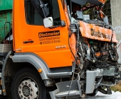 LKW krachen frontal ineinander - Aufprall so heftig das ein Fahrer verstirbt