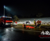 Bei Eisglätte mehrfach überschlagen - Fahrer wird schwerverletzt
