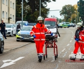 Zivilwagen der Polizei kracht bei Blaulichtfahrt in Renault – 2 Eingeklemmte 4 weitere Verletzte – Renault Fahrer schwerst eingeklemmt erleidet Polytrauma