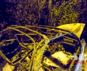 STUTTGART: Auf der Abfahrt von der B10 zur Otto-Hirsch-Brücken kam es am Mittwoch Abend zu einem Verkehrsunfall zwischen 2 PKW. Ein PKW wurde bei dem Unfall gegen einen Laternenmast gedrückt und ist in Flammen aufgegangen.Der ausgebrannte PKW kam aus Richtung B10 und krachte in einen entgegenkommenden PKW der gerade nach rechts abbiegen wollte.Verletzt wurden 3 Personen.