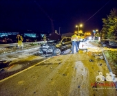 STUTTGART: Auf der Abfahrt von der B10 zur Otto-Hirsch-Brücken kam es am Mittwoch Abend zu einem Verkehrsunfall zwischen 2 PKW. Ein PKW wurde bei dem Unfall gegen einen Laternenmast gedrückt und ist in Flammen aufgegangen.Der ausgebrannte PKW kam aus Richtung B10 und krachte in einen entgegenkommenden PKW der gerade nach rechts abbiegen wollte.Verletzt wurden 3 Personen.