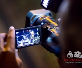 STUTTGART: Auf der Abfahrt von der B10 zur Otto-Hirsch-Brücken kam es am Mittwoch Abend zu einem Verkehrsunfall zwischen 2 PKW. Ein PKW wurde bei dem Unfall gegen einen Laternenmast gedrückt und ist in Flammen aufgegangen.Der ausgebrannte PKW kam aus Richtung B10 und krachte in einen entgegenkommenden PKW der gerade nach rechts abbiegen wollte.Verletzt wurden 3 Personen.