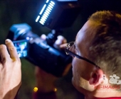 STUTTGART: Auf der Abfahrt von der B10 zur Otto-Hirsch-Brücken kam es am Mittwoch Abend zu einem Verkehrsunfall zwischen 2 PKW. Ein PKW wurde bei dem Unfall gegen einen Laternenmast gedrückt und ist in Flammen aufgegangen.Der ausgebrannte PKW kam aus Richtung B10 und krachte in einen entgegenkommenden PKW der gerade nach rechts abbiegen wollte.Verletzt wurden 3 Personen.