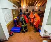 Übung Wasserrettung Person in Eis eingebrochen