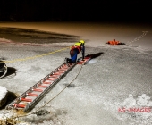 Übung Wasserrettung Person in Eis eingebrochen