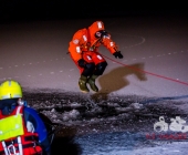Übung Wasserrettung Person in Eis eingebrochen