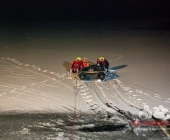 Übung Wasserrettung Person in Eis eingebrochen