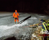 Übung Wasserrettung Person in Eis eingebrochen